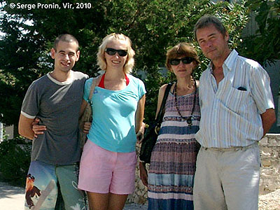 cr_01_17.jpg (52424 bytes)