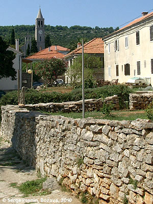 cr_05_13.jpg (62230 bytes)