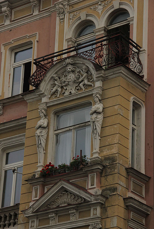 cz2018_02.jpg (118308 bytes)